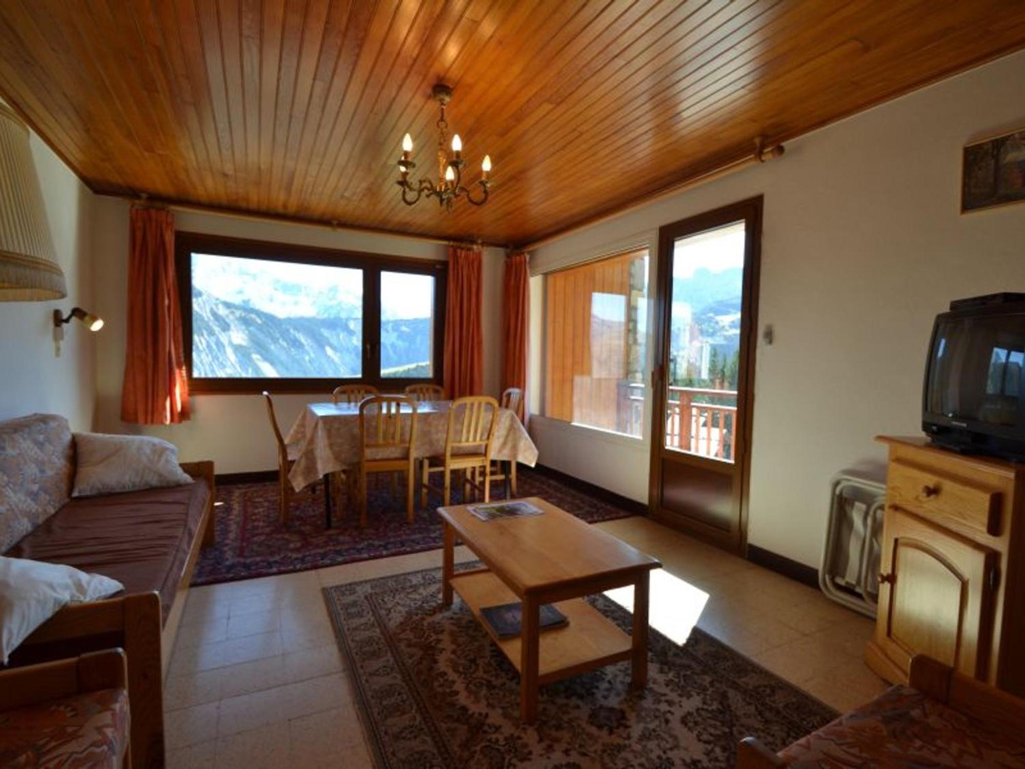 Appartement Aux Pieds Avec Balcon A 1850 - Fr-1-514-40 *